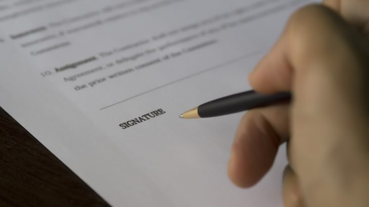 Business Signature Contract  - Edar / Pixabay
