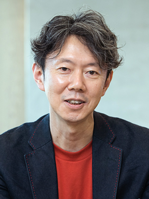 市川 氏